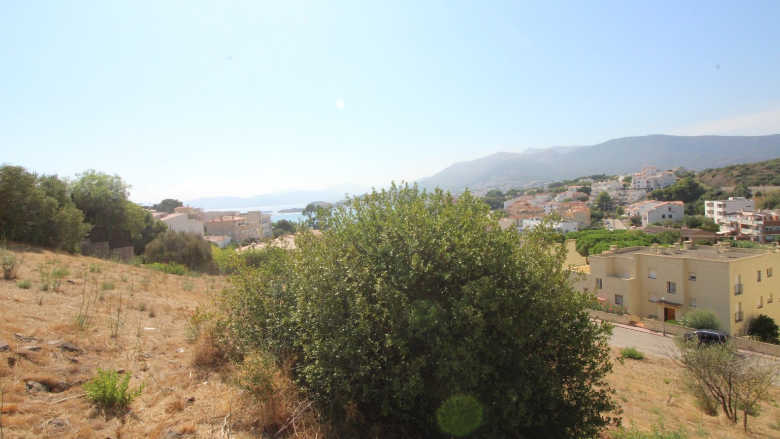 Plot of land for sale in Grifeu area
