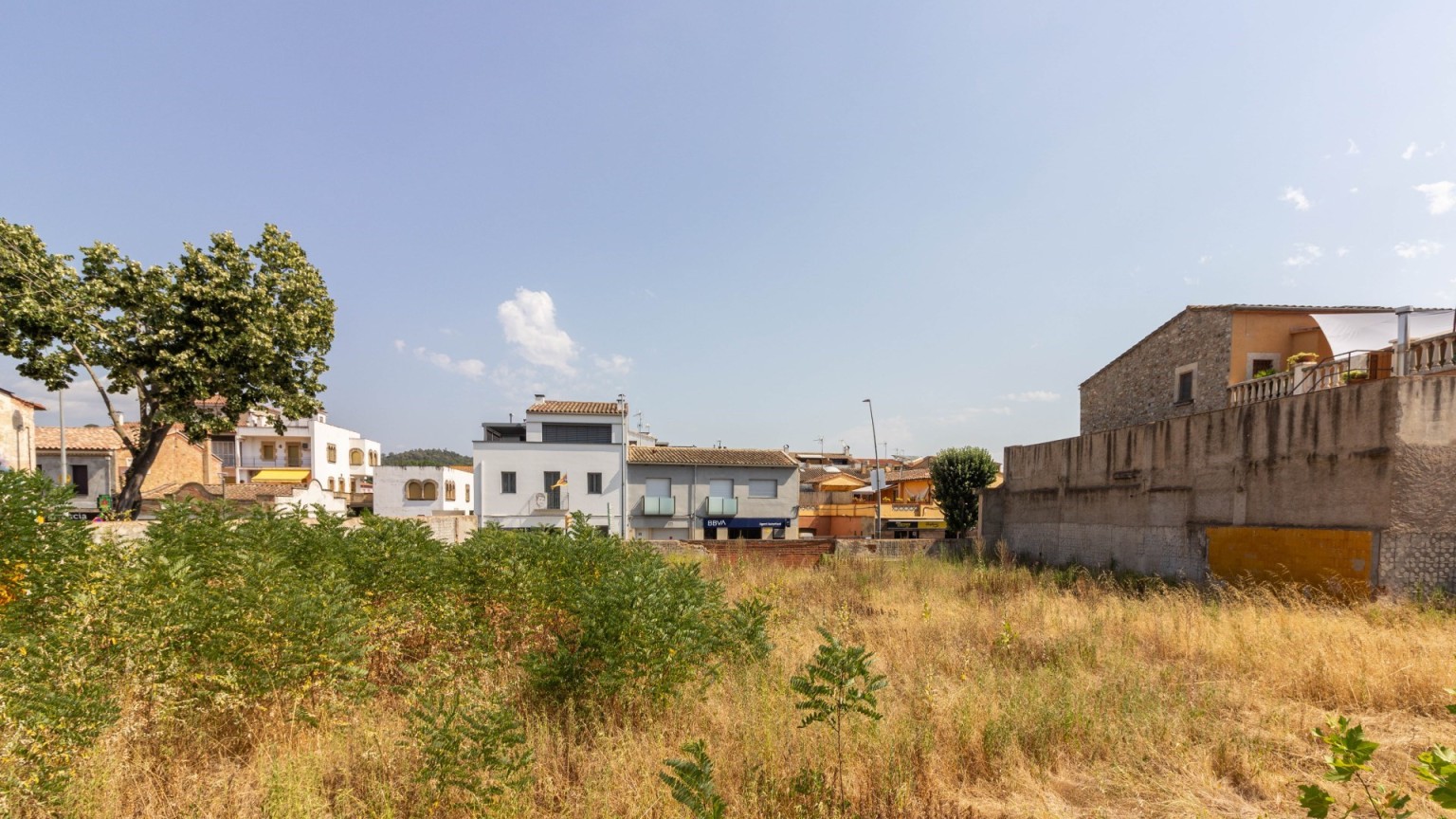 Solar edificable en venta, situado en Bescanó.