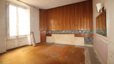 Oportunitat d'inversió: 7 habitatges en venda, per reformar, al centre ciutat