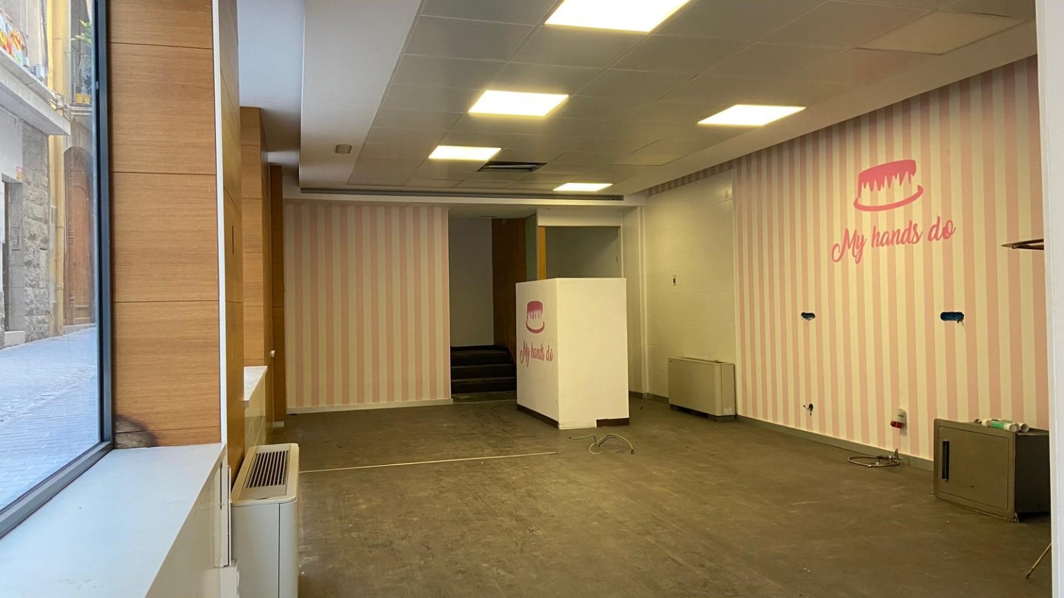 Local comercial en alquiler, de 221,43m² en total, en pleno centro ciudad.