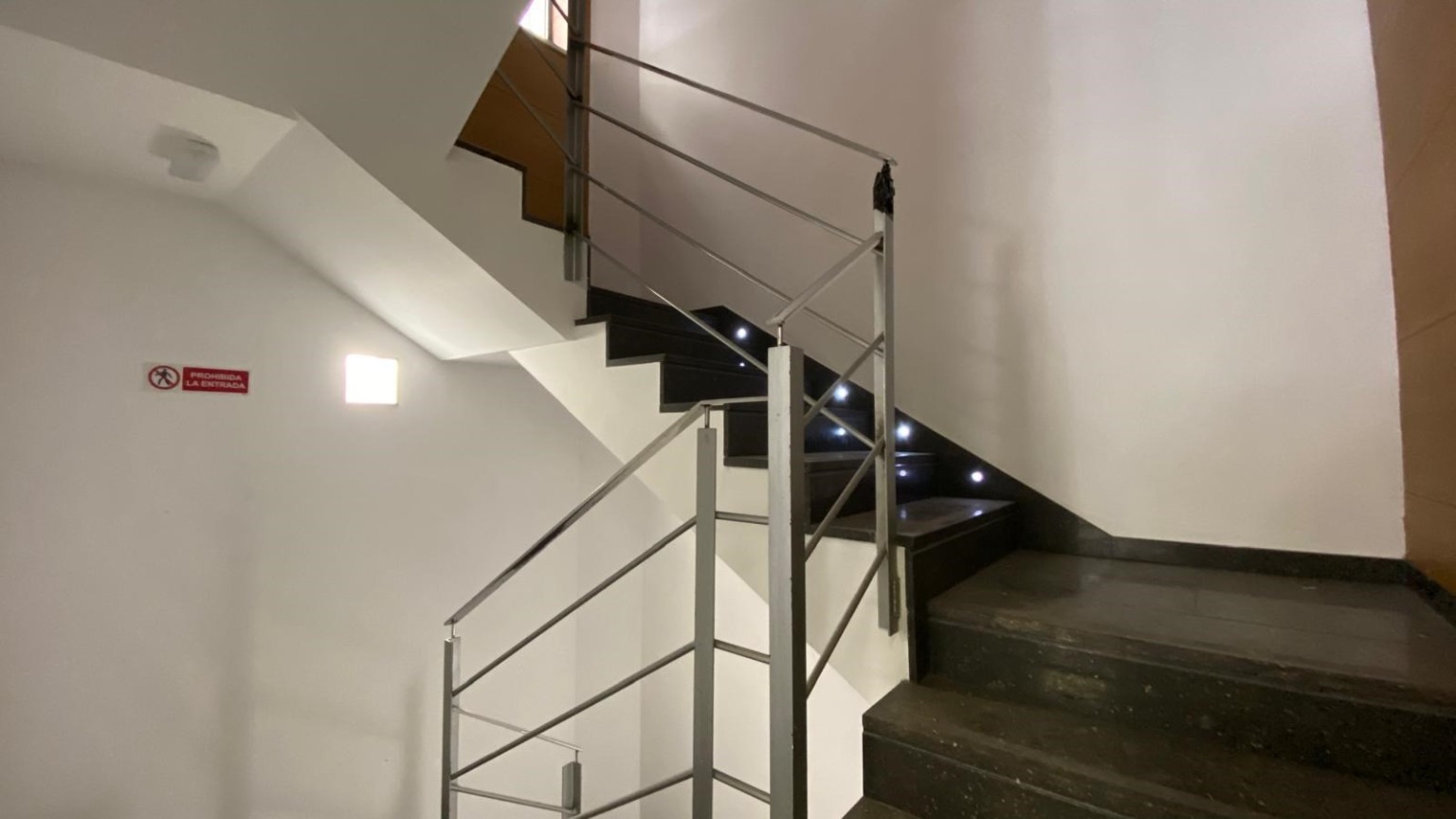 Local comercial en alquiler, de 221,43m² en total, en pleno centro ciudad.