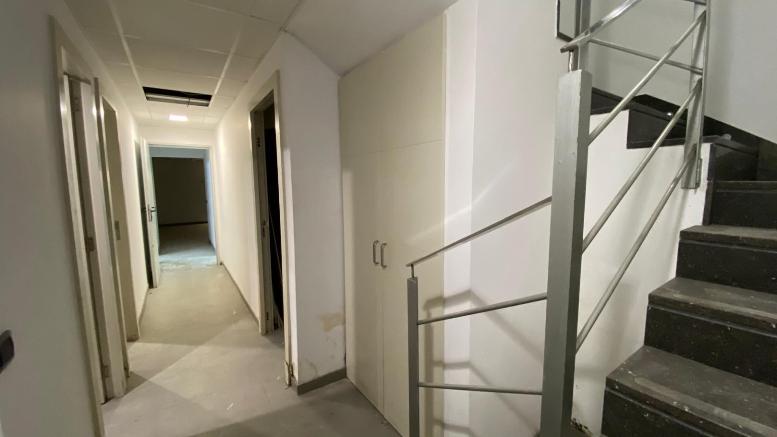 Local comercial en alquiler, de 221,43m² en total, en pleno centro ciudad.