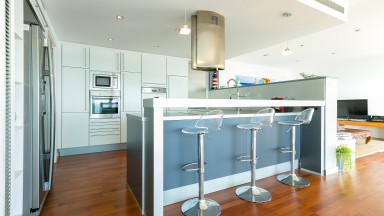 Magnífica villa en venta, en Almadrava, con gran piscina privada y espectaulares vistas al mar