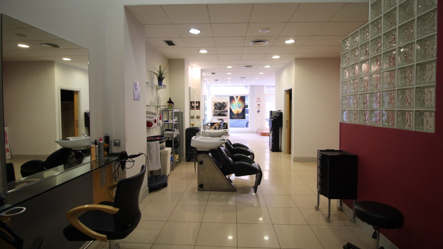 Coiffeur à louer à Figueres centre