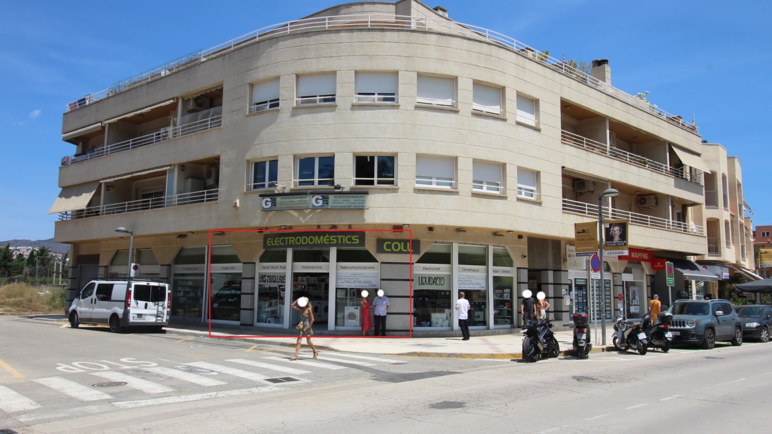 Commercial local for sale in the main center of El Port de Llança