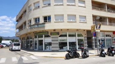 Local comercial en venda al centre del Port de Llança