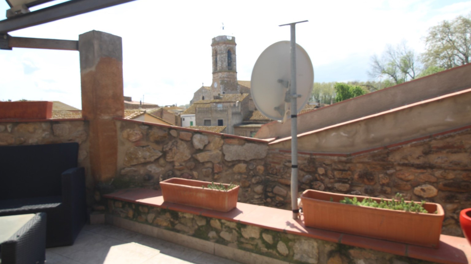 House for sale of ground floor and two floors, with patio and terrace in Cabanes