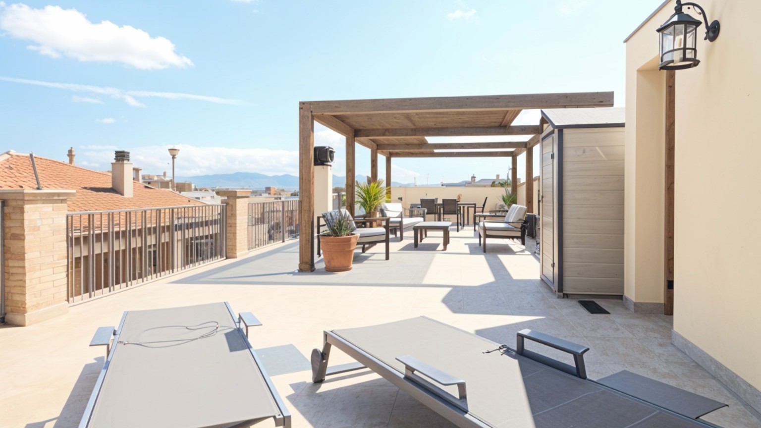 House for sale of ground floor and two floors, with patio and terrace in Cabanes