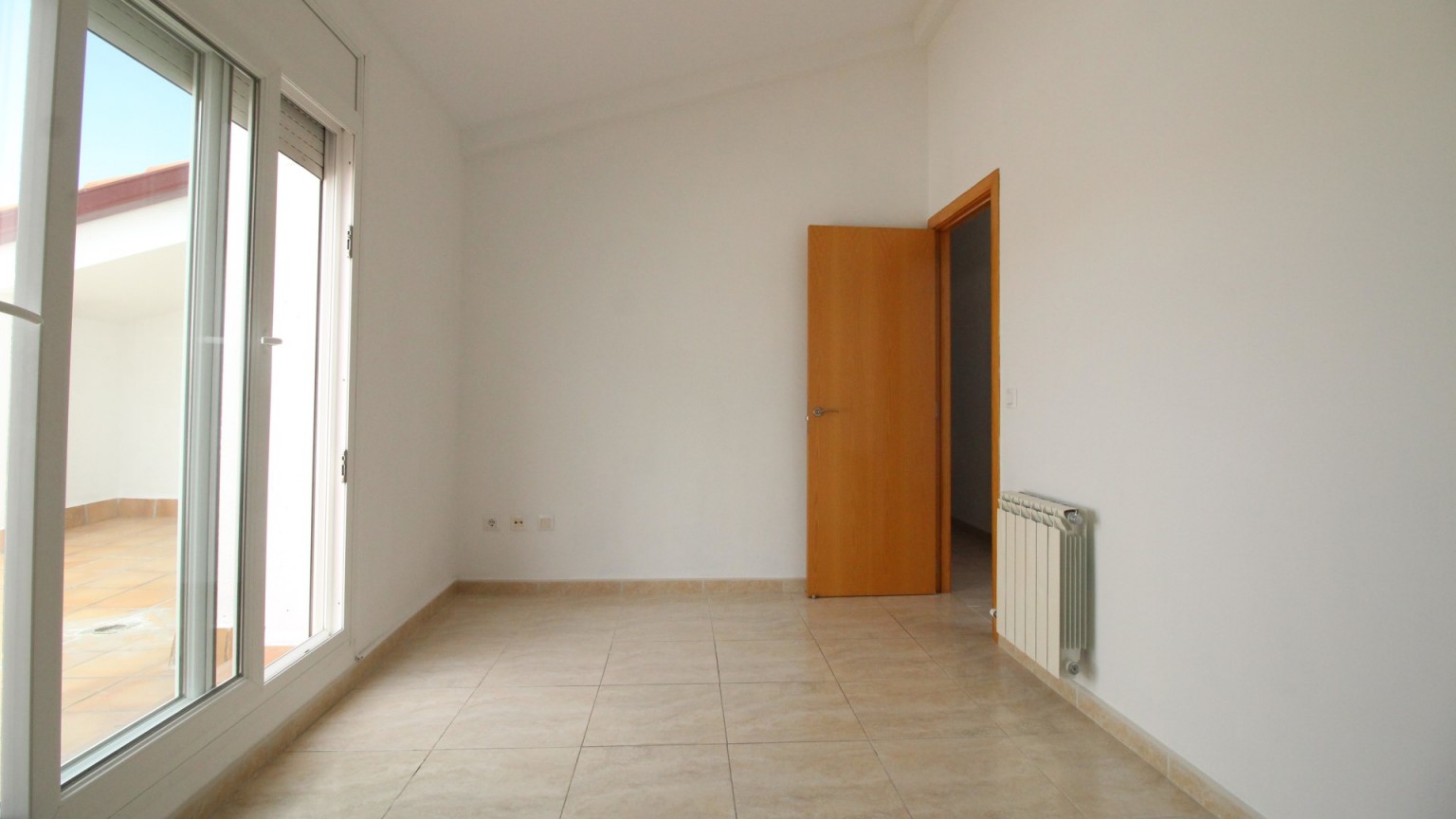 Dúplex en venta, de 3 habitaciones, con parking incluido, zona Horta Capallera