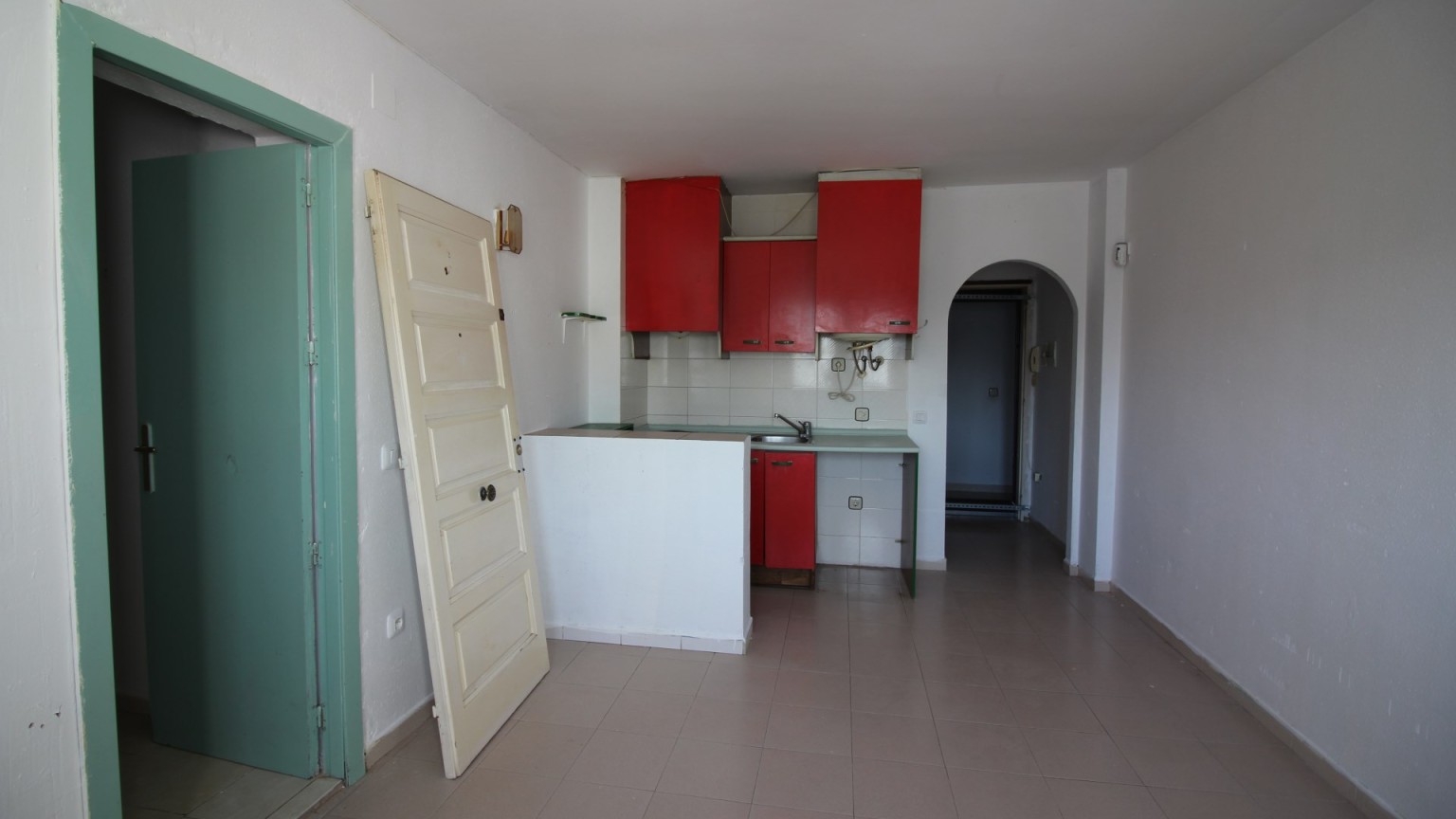 Appartement à vendre avec 1 chambre à coucher, dans la ville de Sta Margarita de Roses.