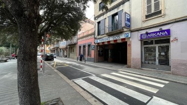 4-storey building for sale, for car parking, in the centre.