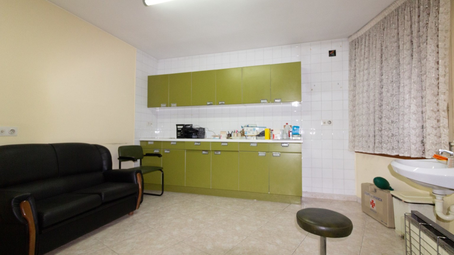 Office for rent in the center of Girona. 