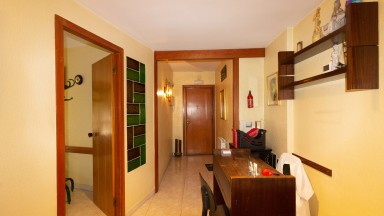 Office for rent in the center of Girona. 