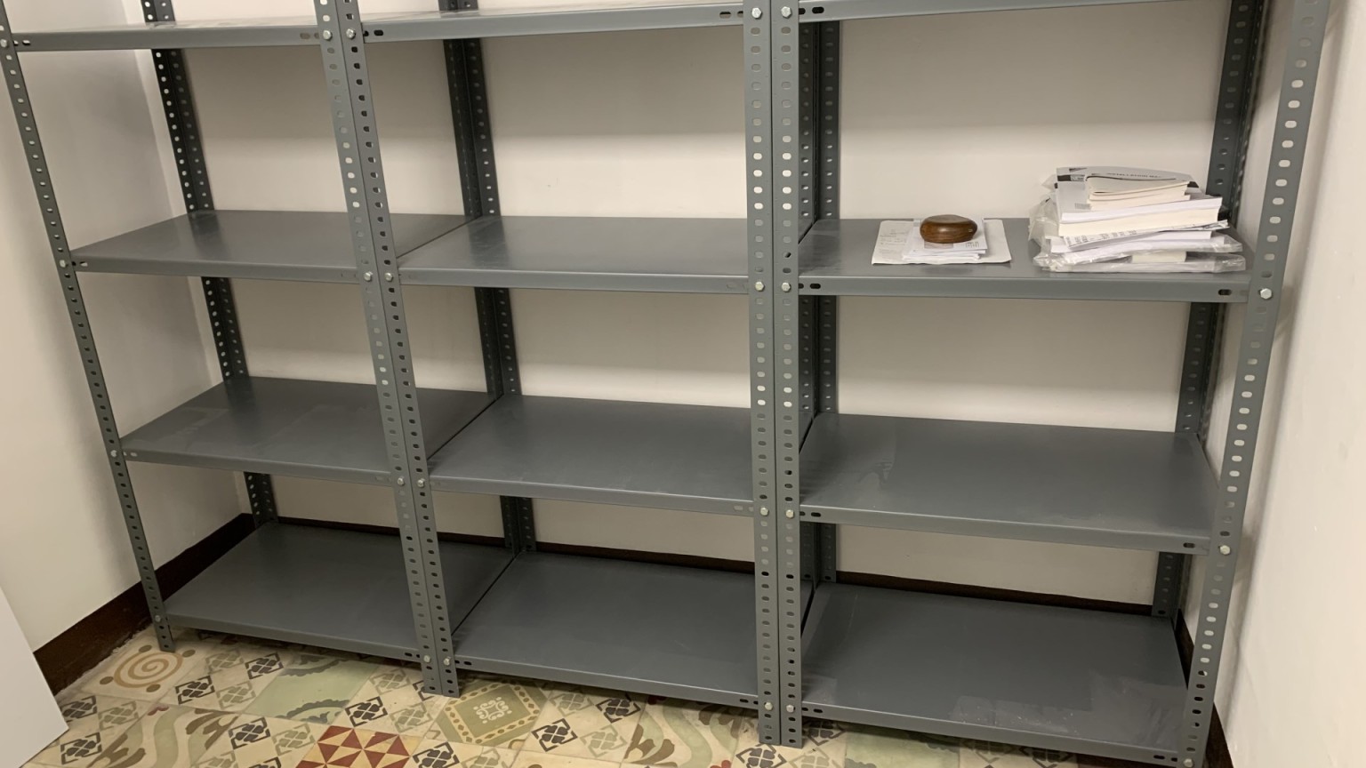 Amplio piso en venta, muy bien situado en la Rambla de Figueres