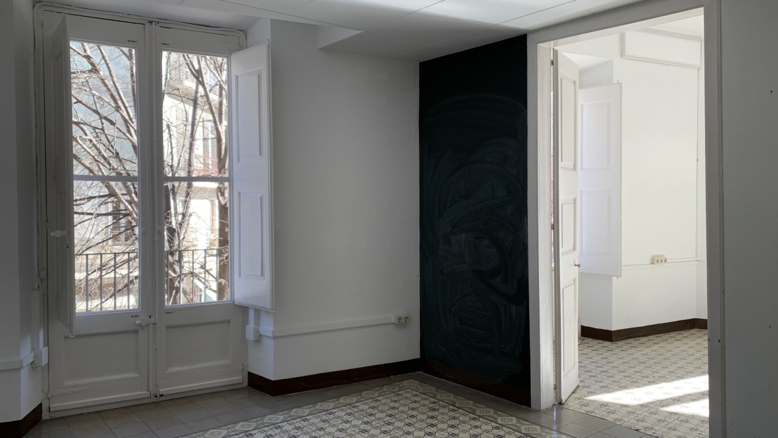 Amplio piso en venta, muy bien situado en la Rambla de Figueres