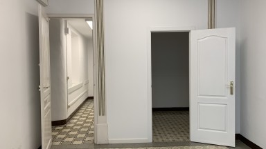 Amplio piso en venta, muy bien situado en la Rambla de Figueres