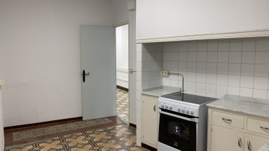 Amplio piso en venta, muy bien situado en la Rambla de Figueres