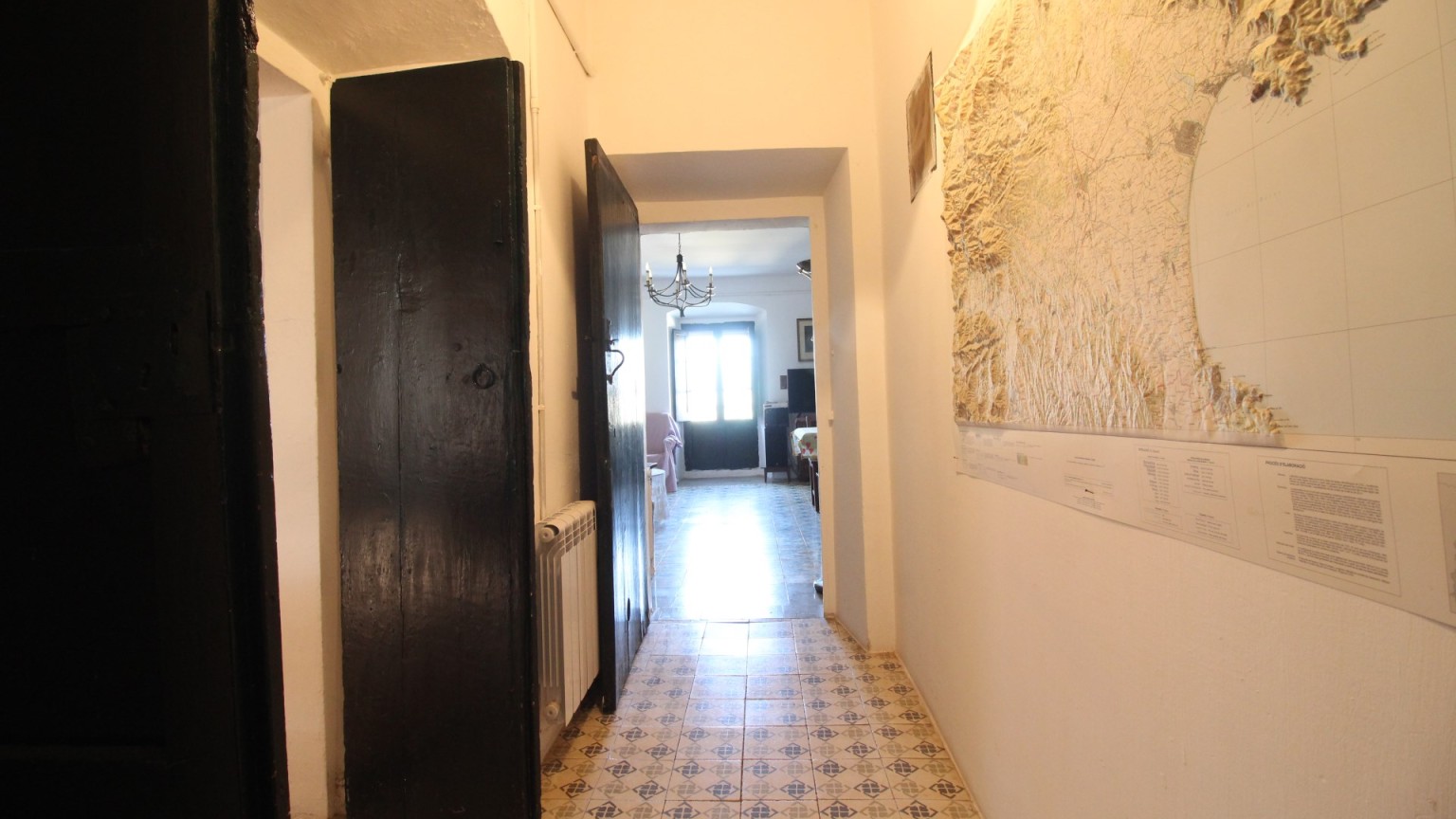 Magnificent rustic house for sale, with large terrace and garden in Mollet de Perelada.