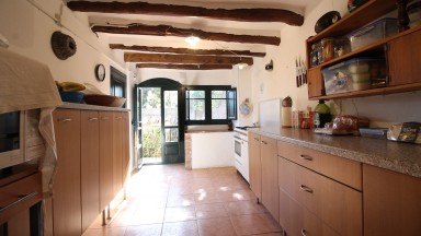 Magnifique maison rustique à vendre, avec grande terrasse et jardin à Mollet de Perelada.