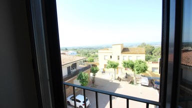 Dúplex en venda, amb dos dormitoris i terrassa amb vistes, a Palau Saverdera.