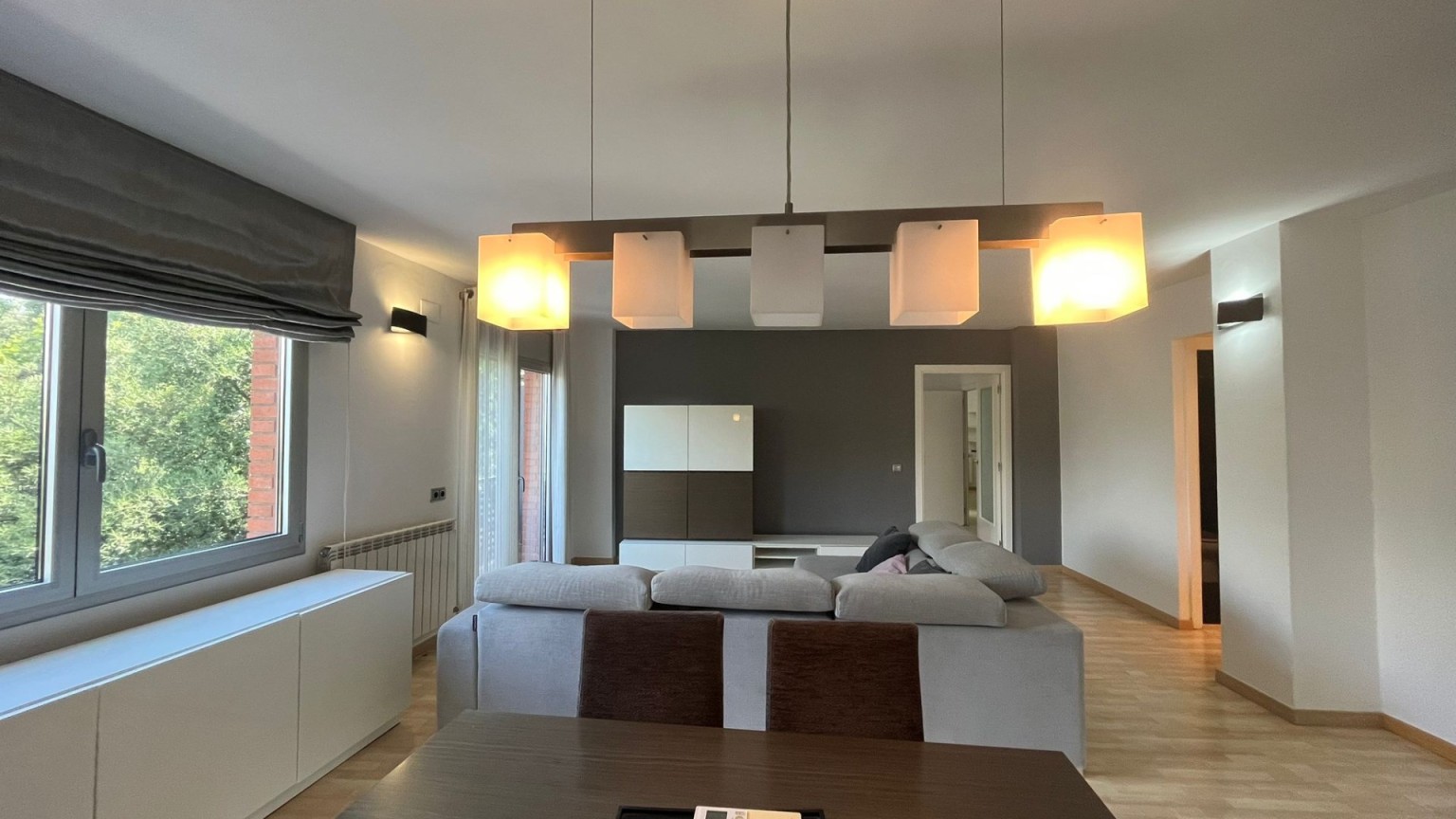 Spacieux duplex à vendre, situé au centre, moderne et fonctionnel, avec parking inclus, à Figueres
