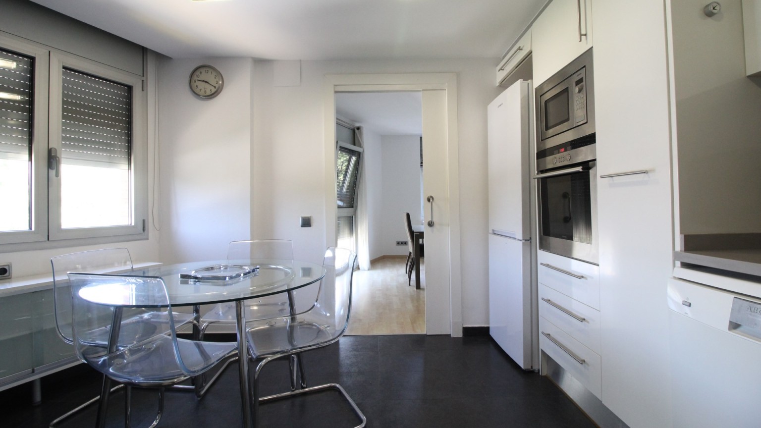 Spacieux duplex à vendre, situé au centre, moderne et fonctionnel, avec parking inclus, à Figueres