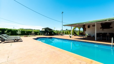 Casa en venta con piscina en Quart