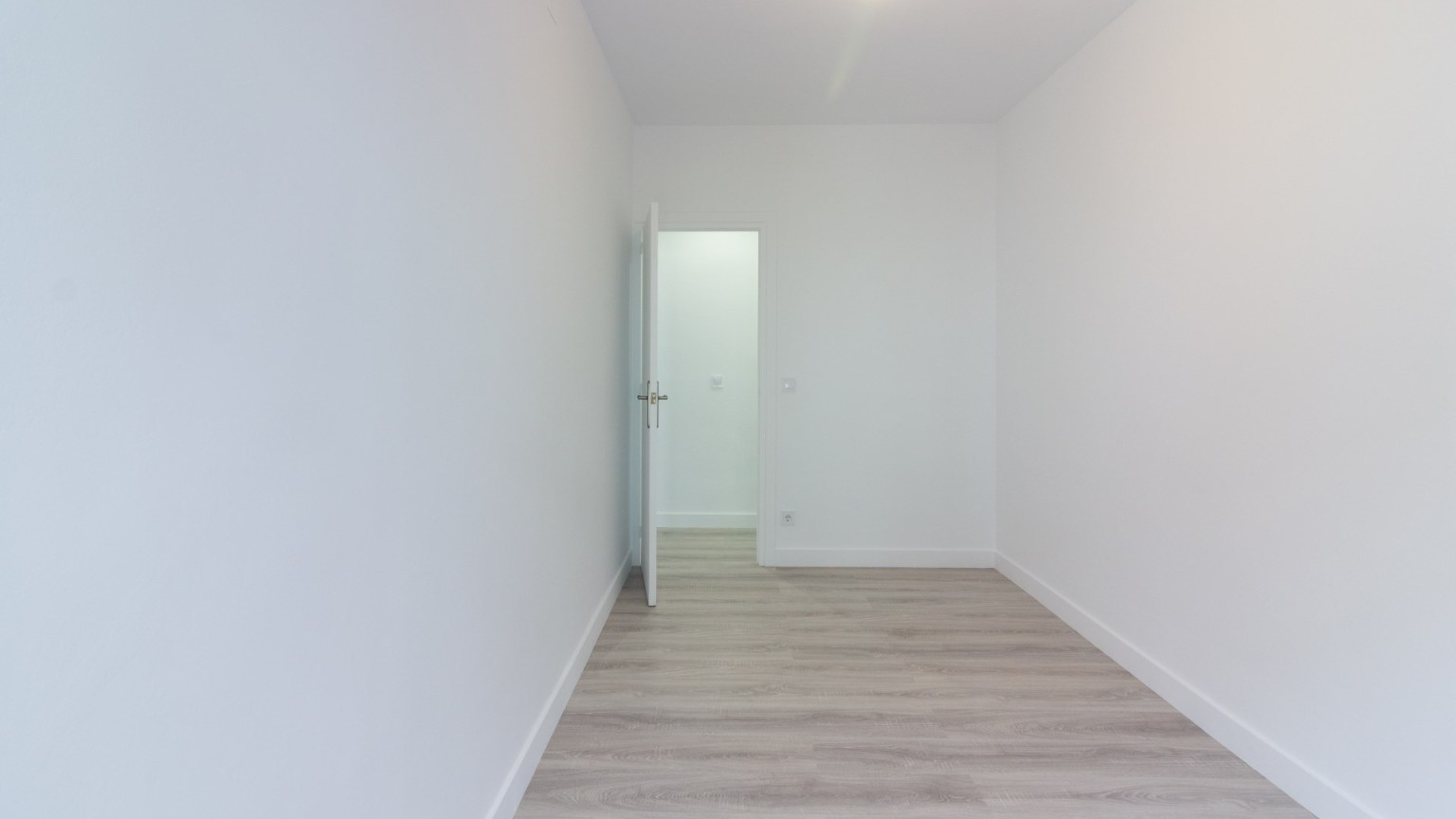 Appartement à vendre avec 2 chambres à coucher, situé au centre de Roses.