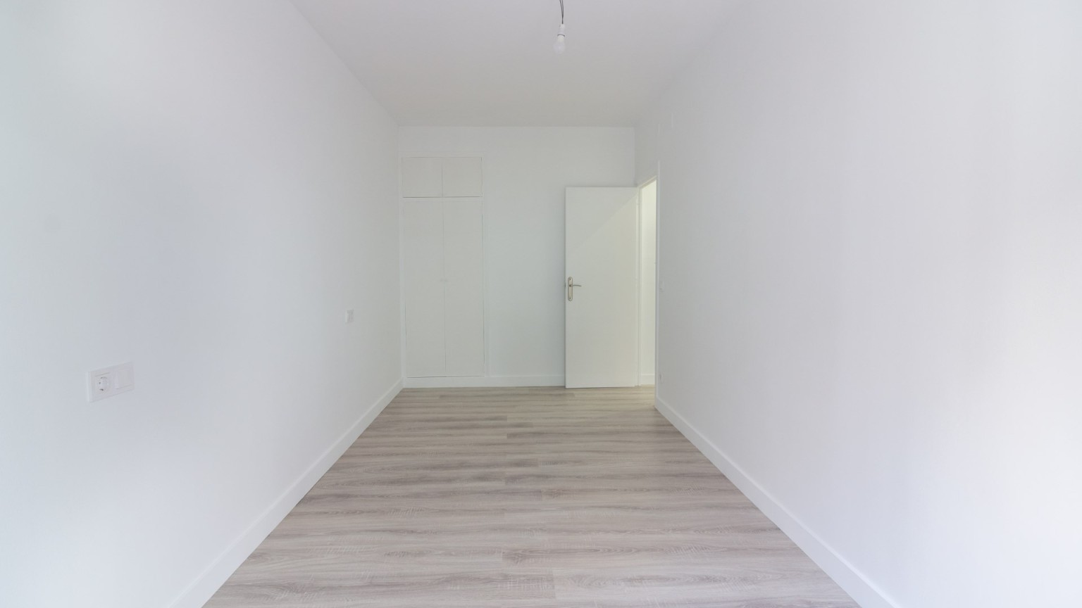 Appartement à vendre avec 2 chambres à coucher, situé au centre de Roses.