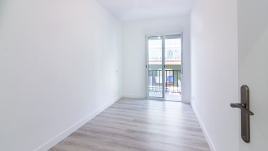 Appartement à vendre avec 2 chambres à coucher, situé au centre de Roses.