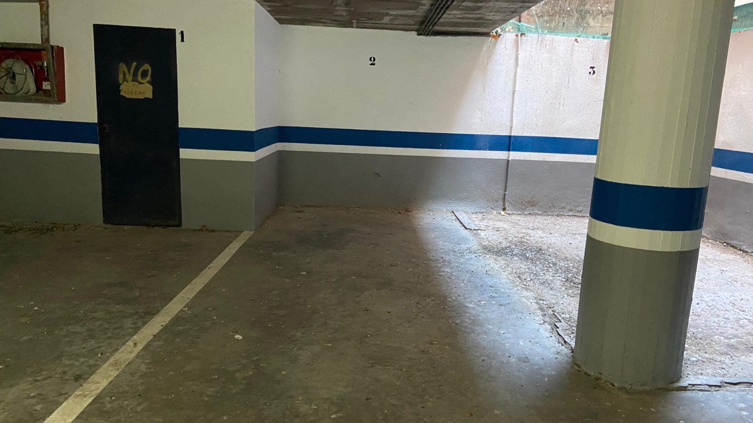 Plaça de pàrquing en venda, molt propera al centre ciutat.