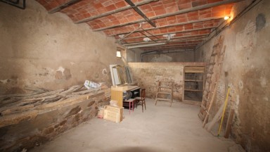 Masia rústica en venda a Vilanova de la Muga. Espai, tranquil·litat i molt potencial