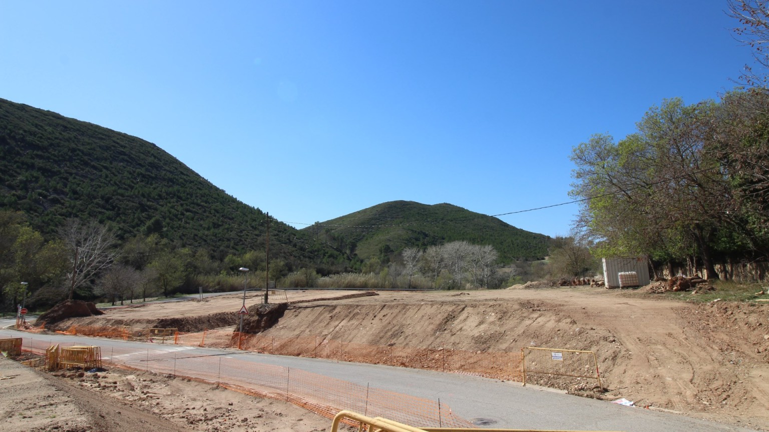 Solar en venda, per a la construcció d'habitatge adossat, a Biure d'Empordà.