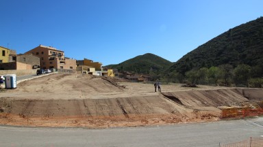 Solar en venda, per a la construcció d'habitatge adossat, a Biure d'Empordà.