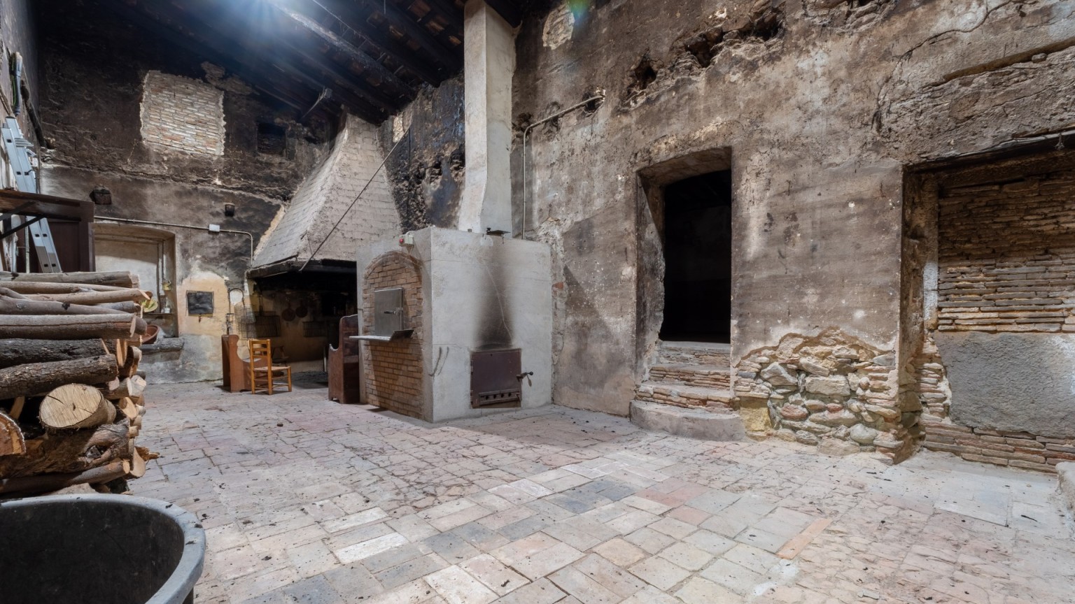 Grand Masia à vendre, située au Mas Barril de Girona.