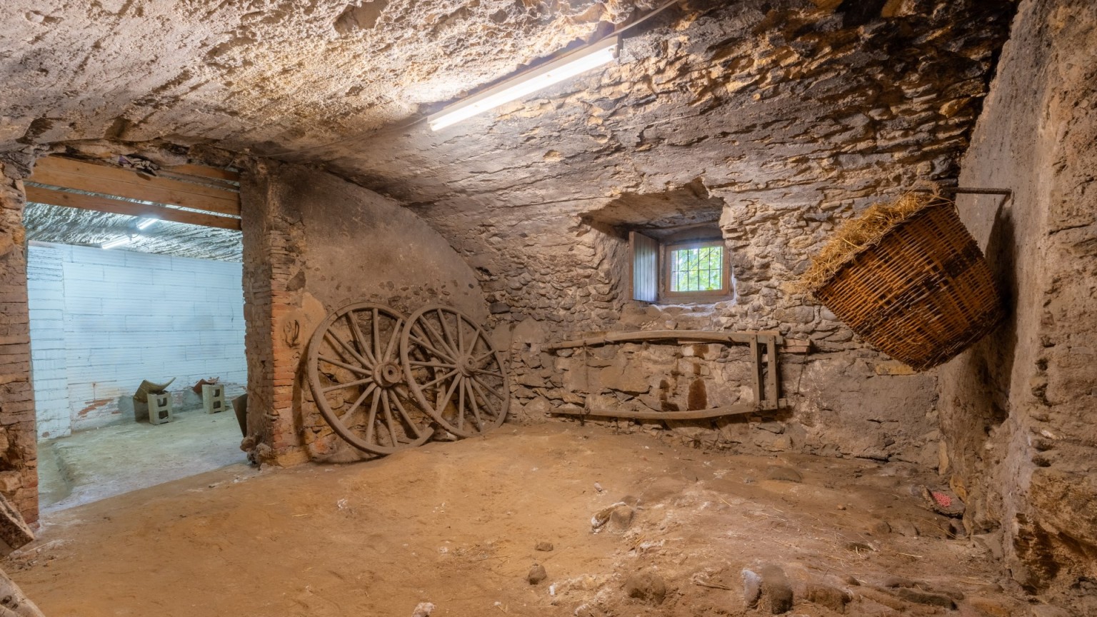 Grand Masia à vendre, située au Mas Barril de Girona.