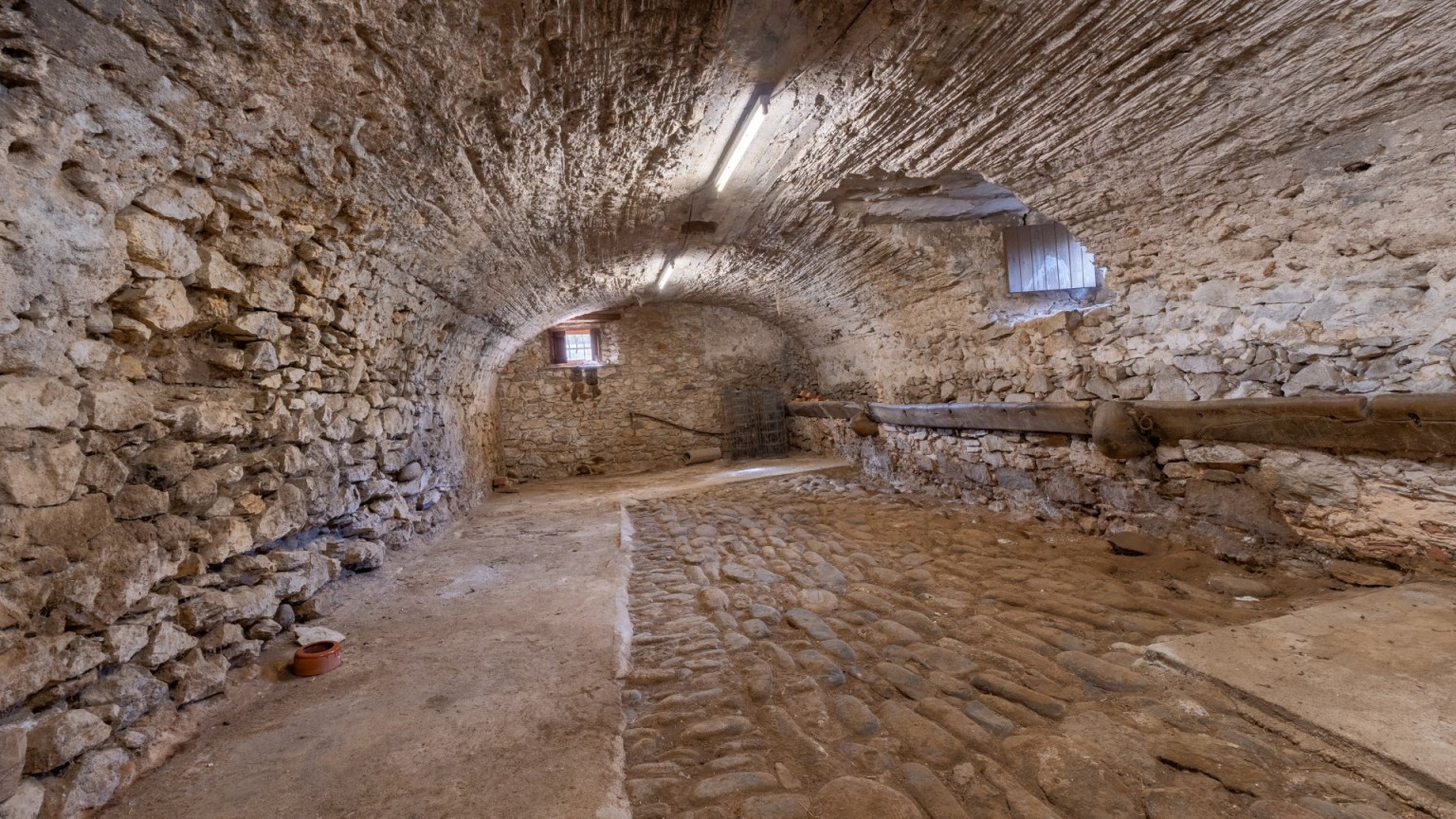 Grand Masia à vendre, située au Mas Barril de Girona.