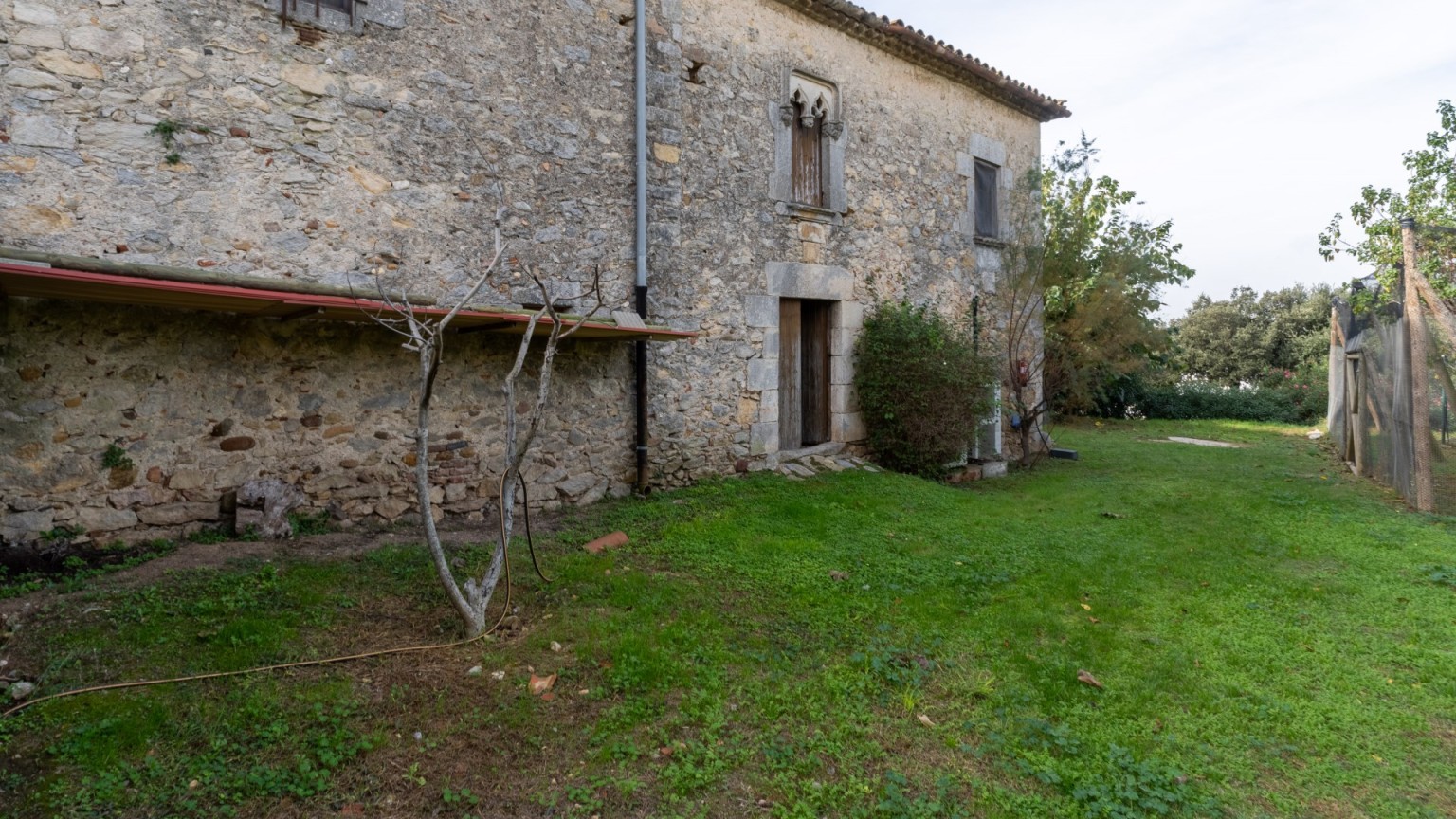 Grand Masia à vendre, située au Mas Barril de Girona.