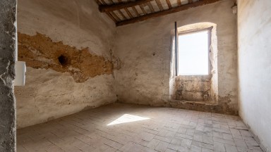 Grand Masia à vendre, située au Mas Barril de Girona.