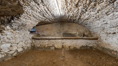 Gran Masia en venda, ubicada a Mas Barril de Girona.