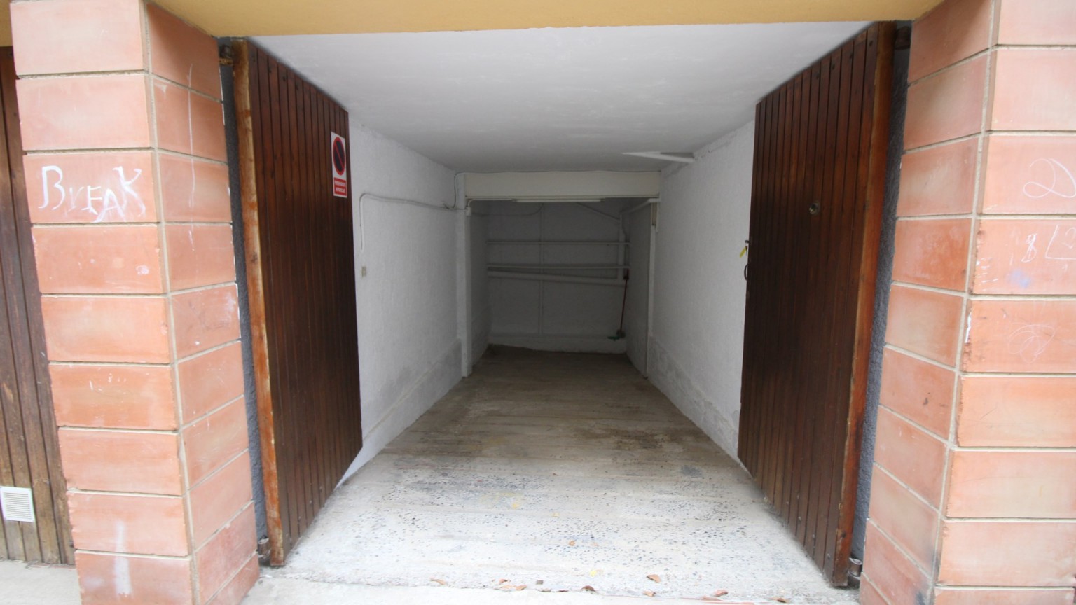 Garaje cerrado en venta en el centro del Port de Llançà