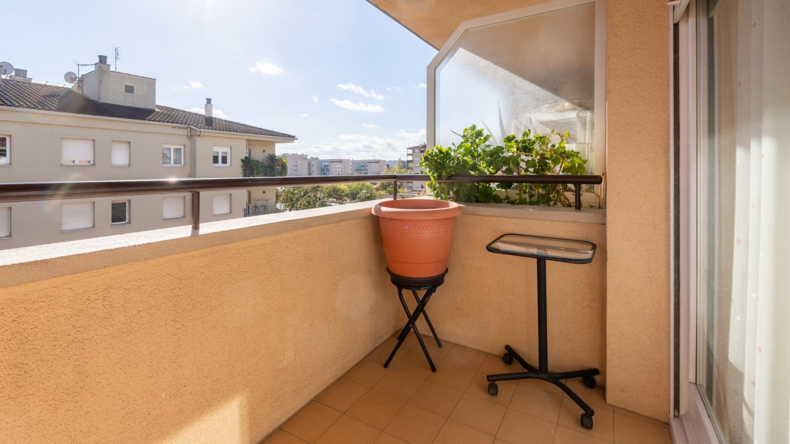 Piso en venta en el barrio de Santa Eugenia de Girona.