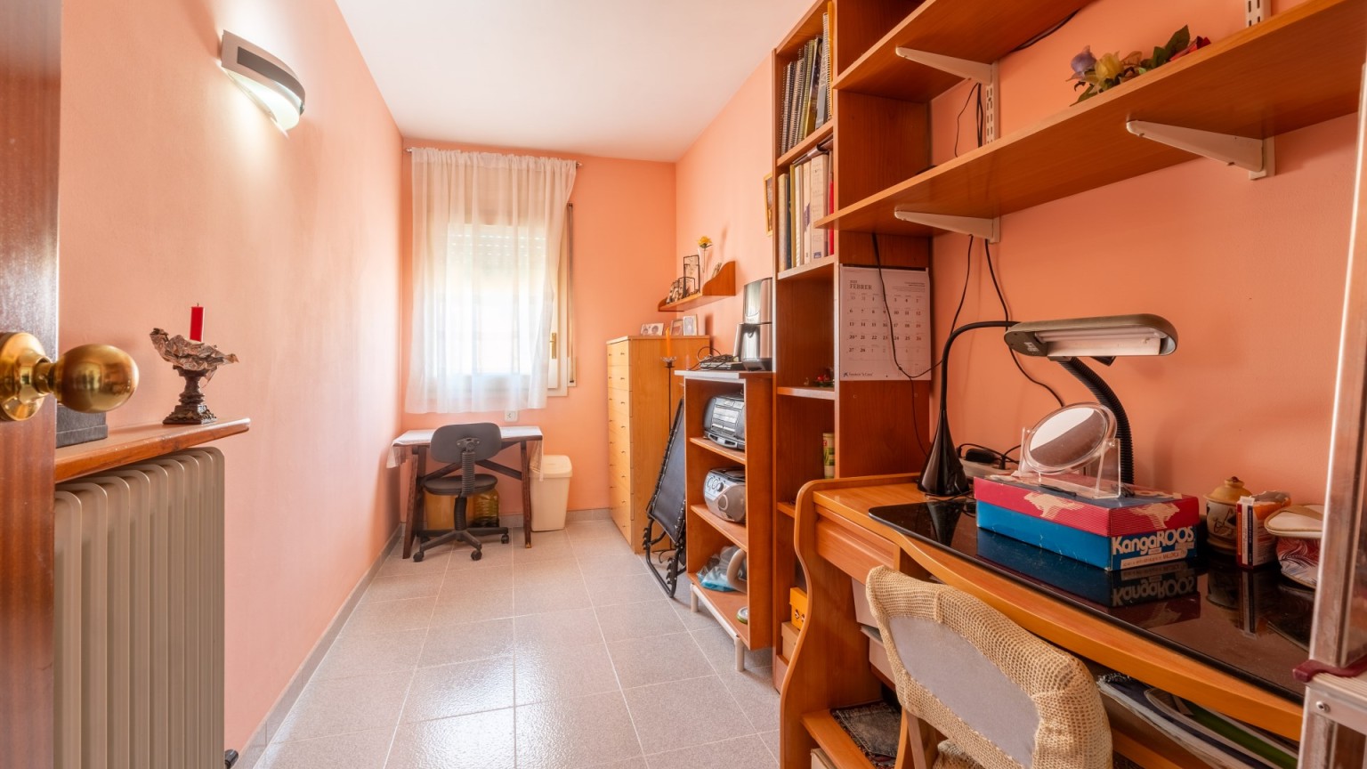 Flat for sale in the Santa Eugènia district of Girona.