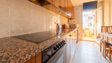 Flat for sale in the Santa Eugènia district of Girona.