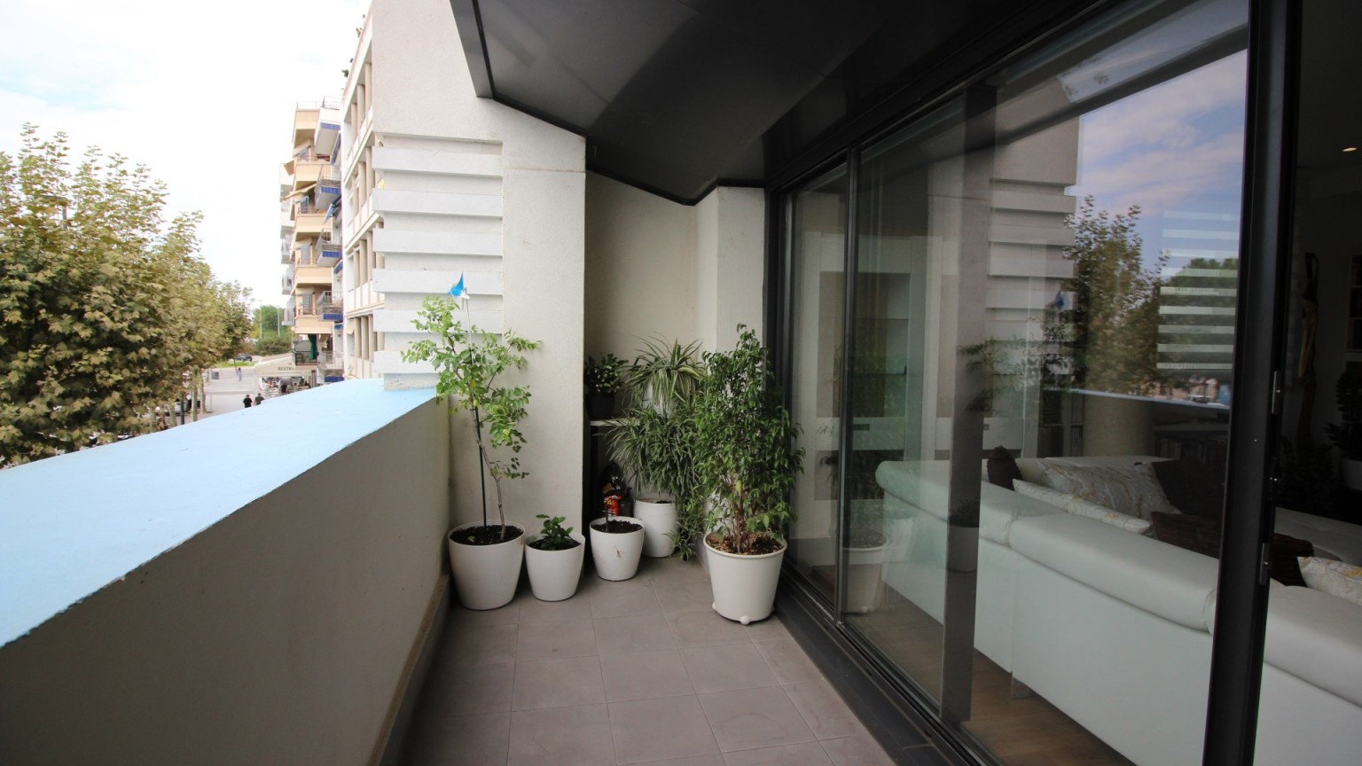 En venta piso frente al mar,  con parking, en Roses