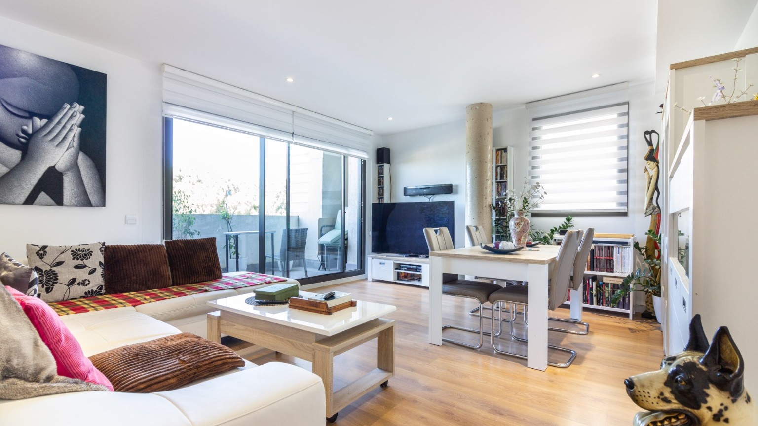 En venta piso frente al mar,  con parking, en Roses