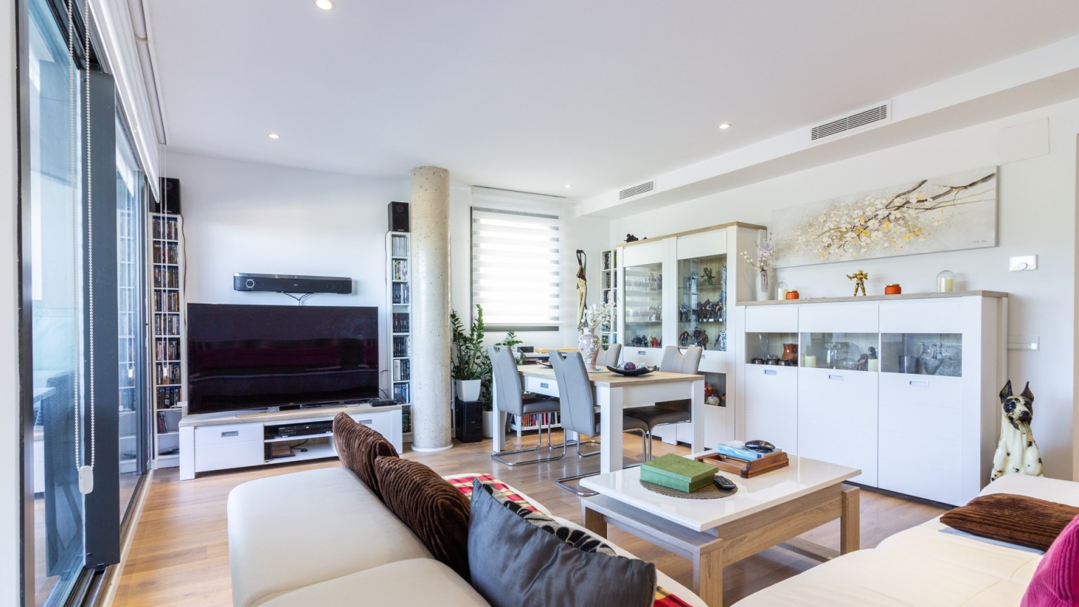 En venta piso frente al mar,  con parking, en Roses