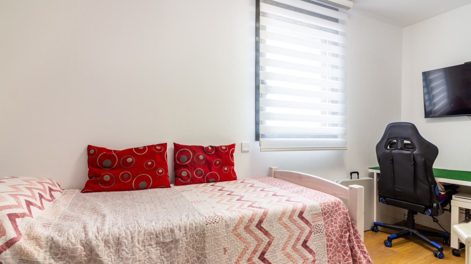 En venta piso frente al mar,  con parking, en Roses