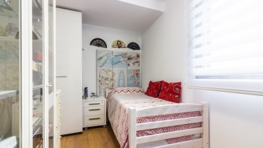 En venta piso frente al mar,  con parking, en Roses