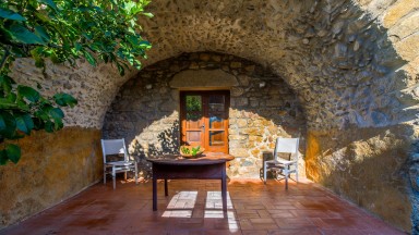 Casa en venda, de dues plantes, totalment restaurada a Cantallops.